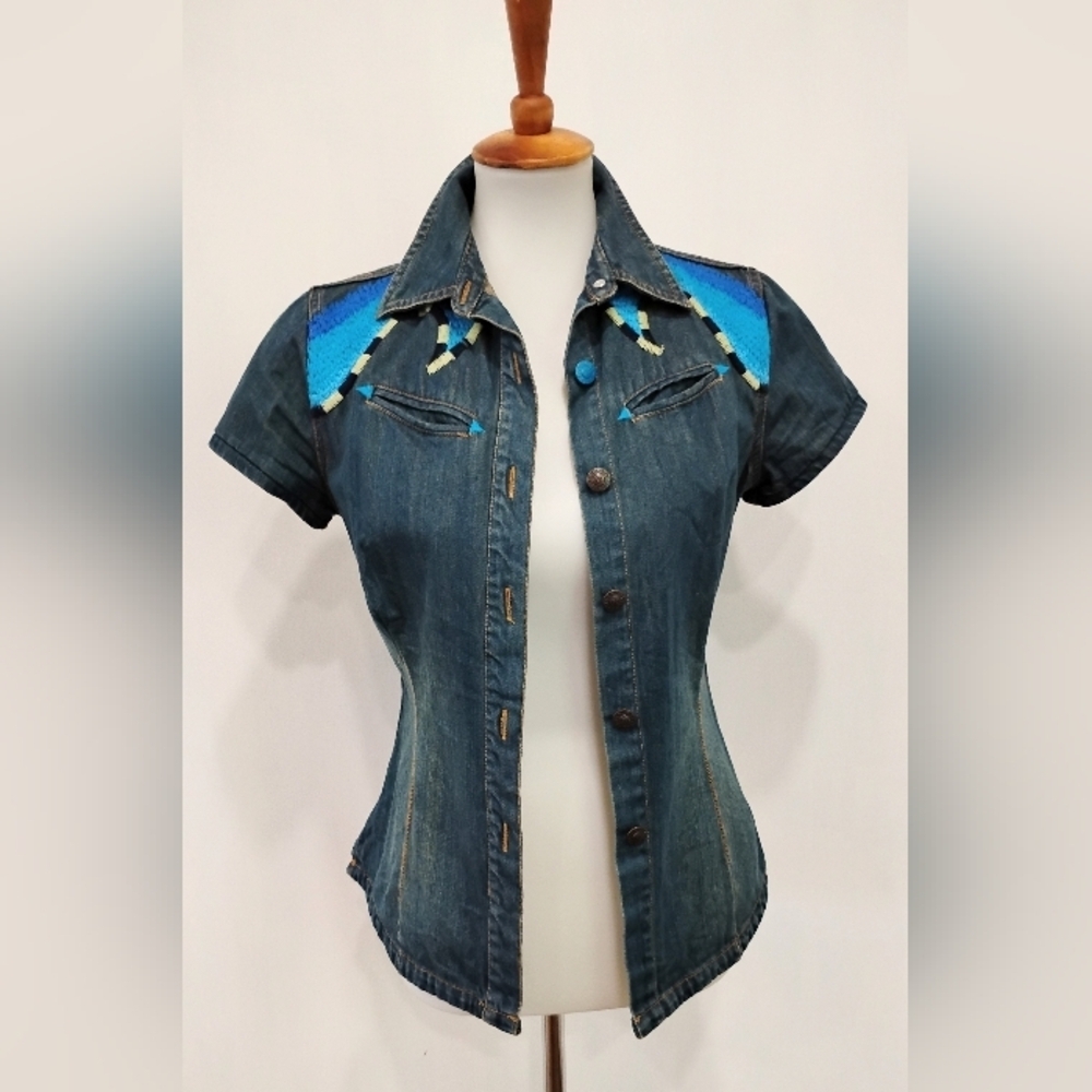 SPECIAL EMBROIDERED DENIM FESTIVAL BLOUSE - Picture 4 of 13
